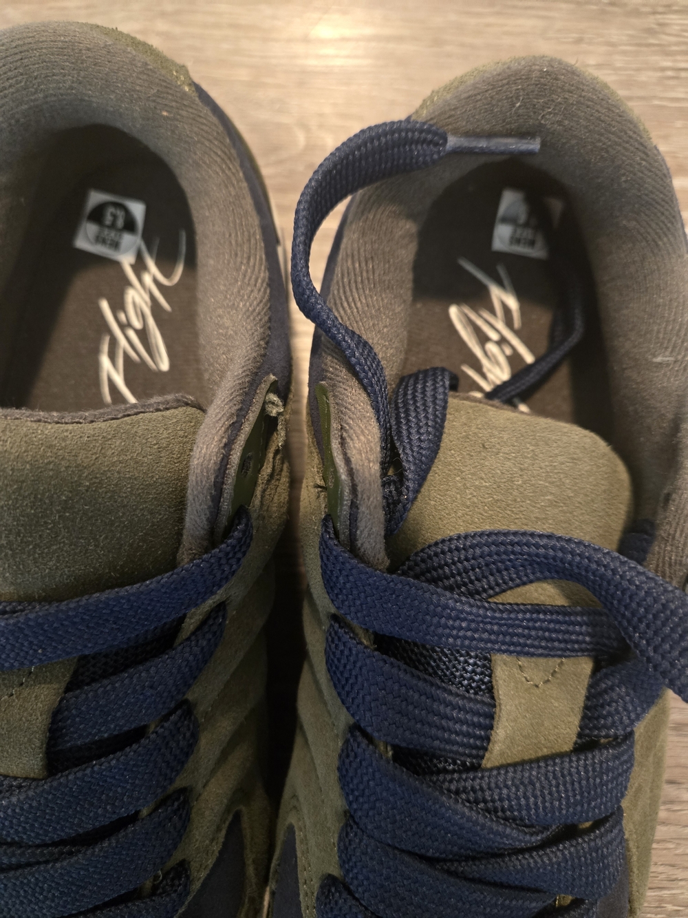 Nike Air Jordan Flight Men’s Size 8.5 Olive Navy Suede NEW - Picture 5 of 7